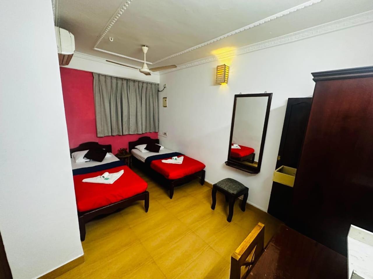 Xhostel Hostel Kochi Exterior foto